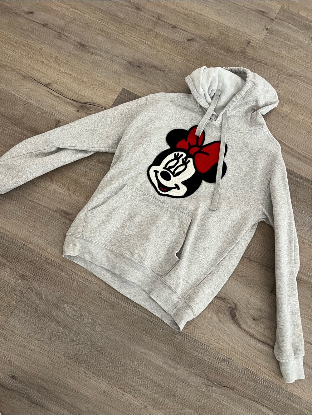 ' Light Gray Minnie Mouse Hoodie with Red Bow